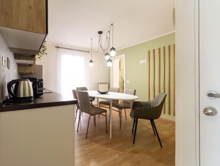 Elegant Flat In The City Centre With Two Suite Perugia Bagian luar foto